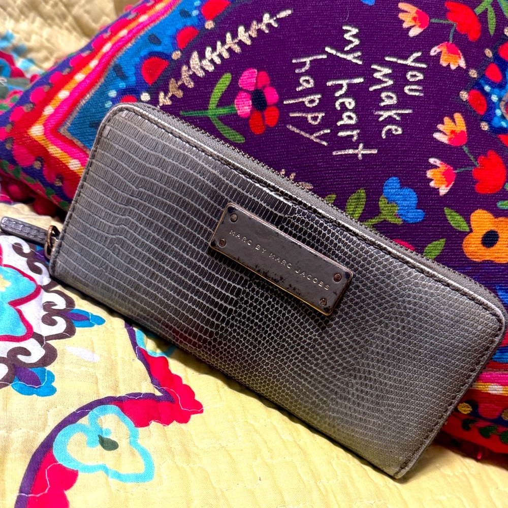 Marc by Marc Jacobs Silver Textured Zip Wallet